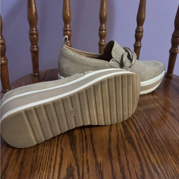 Women's Tan Platform Loafers - Picture 4 of 5